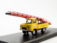 Масштабная модель 1:43 Аэродромный автотранспортер АТ-6 на  шасси УАЗ-452, желтый (ModelPro)