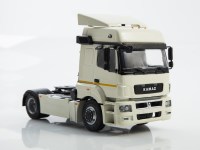 Масштабная модель 1:43 Седельный тягач 4х2 КамАЗ-5490, высокая крыша, белый, Автоистория (АИСТ), дилерская упаковка для  ПАО КАМАЗ