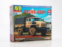 Сборная модель 1:43 Полноприводный бортовой грузовик с двойной кабиной, с тентом из Миасса 4х4 -43206-0551, двиг. ЯМЗ (AVD Models)