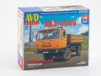 Сборная модель 1:43 Полноприводный сельскохозяйственный самосвал 4х4 КАЗ-4540 "Колхида" (AVD Models)
