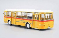 Масштабная модель 1:43 Перронный (аэродромный) автобус ЛиАЗ-677П с двусторонним расположением дверей, с журналом Спецвыпуск №15 (Наши Автобусы. Modimio)