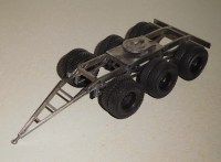 Комплект для сборки: металлическая трехосная подкатная тележка 1:43 для полуприцепов Австралии, Америки (Клен)