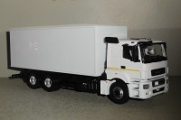 Сборная модель 1:43 Изотермический фургон, длина 7,8 м, высота 2,5 м для грузового автомобиля 6х4 -65207, -65208 от SSM, AVD, АИСТ, ПАО КАМАЗ (Клен)
