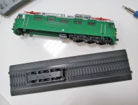 Масштабная модель 1:87 Рельсы-подставка с колеей 17,5 мм для моделей локомотивов и вагонов журнальной серии "Наши Поезда" (Modimio)