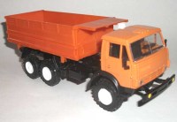 Коллекционная масштабная модель 1:43 КамАЗ-55105, оранжевый (Элекон)