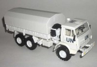 Коллекционная масштабная модель 1:43 КамАЗ-4310 ООН (UN) с тентом (Элекон)