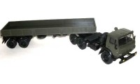 Коллекционная масштабная модель 1:43 КамАЗ-4410  с полуприцепом хаки (конверсия)
