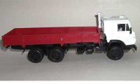 Коллекционная масштабная модель 1:43 КамАЗ-53212 белая кабина (Элекон)