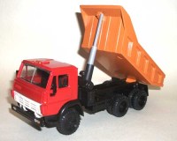 Коллекционная масштабная модель 1:43 КамАЗ-5511 обр 1976г красная кабина (Элекон)