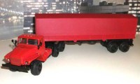 Коллекционная масштабная модель 1:43 Урал-4420 с полуприцепом ОдАЗ-9370,тент, красный (Элекон)