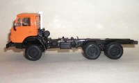 Коллекционная масштабная модель 1:43 Шасси из Набережных Челнов -53228, оранжевый (конверсия)