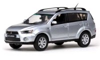 Коллекционная масштабная модель 1:43 Легковой автомобиль 4х4 Mitsubishi New Outlander (Vitesse)