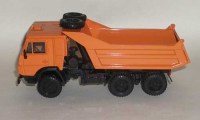 Коллекционная масштабная модель 1:43 КамАЗ-55111-001, спальник, оранжевый (Элекон)