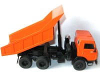 Коллекционная масштабная модель 1:43 Самосвал КАМАЗ-5511 с журналом (De Agostini)