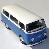 Коллекционная масштабная модель 1:43 Автомобиль Volkswagen T2 с журналом (De Agostini)