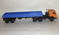 Коллекционная масштабная модель 1:43 КамАЗ-5410 оранж с полуприцепом ОдАЗ-9370 синий (Элекон)