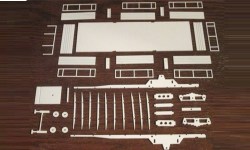 Пластиковый комплект для сборки: Масштабная модель 1:43 двухосный бортовой полуприцеп КАЗ-717 (Клен)