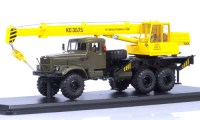 Коллекционная масштабная модель 1:43 Автокран КС3575А  на базе КрАЗ-255Б1 хаки, желтый (SSM)