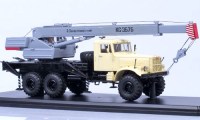 Коллекционная масштабная модель 1:43 Автокран КС3575А  на базе КрАЗ-255Б1 бежевый, серый (SSM)