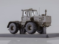 Коллекционная масштабная модель 1:43 Колесный трактор Т-150К хаки (SSM)