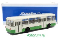 Коллекционная масштабная модель 1:43 Автобус ЛиАЗ-677М бело-зеленый (Советский Автобус)