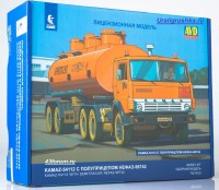 Комплект для самостоятельной сборки 1:43 Седельный тягач 6х4 КамАЗ-54112 с полуприцепом НефАЗ-96742 (AVD Models)