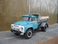 Сборная модель 1:43 Строительный самосвал ЗиЛ-ММЗ-555 на шасси ЗиЛ-130Б, образца 1974-1977 гг. (Звезда)