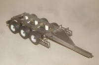 Сборная модель 1:43 Шасси трехосного самосвального прицепа MEGA MPT003 с центрально расположенными осями, с пневмоподвеской (Клен)