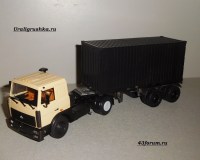 Комплект для сборки 1:43 металлический полуприцеп-контейнеровоз ЧМЗАП-99874 с черным контейнером (Клен)