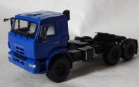 Комплект для самостоятельной сборки 1:43 Седельный тягач 6х6 КамАЗ-44108 рестайлинг (53504) (AVD Models)