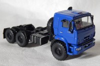 Комплект для самостоятельной сборки 1:43 Седельный тягач 6х6 КамАЗ-44108 рестайлинг (53504) (AVD Models)