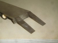 Сборная модель 1:43 Раздвижной низкорамный четырехосный полуприцеп-трал ТСМ-99394 для современных тягачей (Клен)