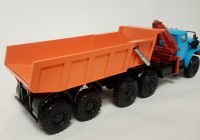 Сборная модель 1:43 Двухосный самосвальный полуприцеп модели -9516 завода "Ремдорстроймаш" для тягачей -44202, -44223 из Миасса (Клен)