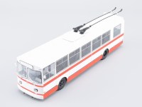 Масштабная модель 1:43 Легендарный советский троллейбус ЗиУ-9 (ЗиУ-682Б) с журналом №61 (Наши Автобусы. Modimio)