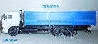 Комплект для самостоятельной сборки 1:43 Зерновоз 6х4 КамАЗ-65117 ранний (AVD Models, Клен)