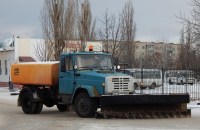 Сборная модель 1:43 Комбинированная дорожная машина КО-829А на шасси автомобиля 4х2 ЗиЛ-4333 (AVD Models)