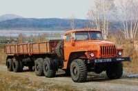 Сборная модель 1:43 Металлическая рама мелкосерийного двухосного бортового полуприцепа ОдАЗ-760 для ЗиЛ-133В, Урал-44202 (Клен)