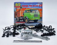 Сборная модель 1:43 Чехословацкий двухосный седельный тягач 4х2 Шкода, Skoda LIAZ 706 RTTN (AVD Models)
