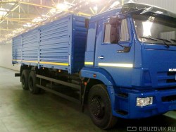 Комплект для самостоятельной сборки 1:43 Зерновоз 6х4 КамАЗ-65117,  рестайлинг ЕВРО 4 (AVD Models, Клен)