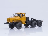Масштабная модель 1:43 Седельный тягач 6х6  из Миасса -44202-0311-31 (двигатель ЯМЗ-238), оранжевый, Автоистория (АИСТ)