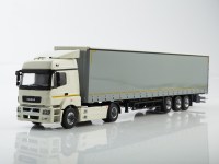 Масштабная модель 1:43 Седельный тягач 4х2 КамАЗ-5490 белый со шторным полуприцепом НефАЗ-93341 серый, Автоистория (АИСТ) для ПАО КАМАЗ)