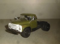 Масштабная модель 1:43 Седельный тягач 4х2 ЗиЛ-130В1, (-441510) поздняя белая облицовка, хаки (Автоистория, АИСТ)