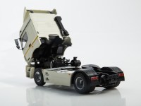 Масштабная модель 1:43 Седельный тягач 4х2 КамАЗ-5490 белый со шторным полуприцепом НефАЗ-93341 зеленый, Автоистория (АИСТ) для ПАО КАМАЗ)