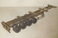Сборная модель 1:43 Австралийский четырехосный полуприцеп-контейнеровоз с пневмоподвеской (Клен)