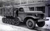 Сборная модель 1:43 Опытный полугусеничный грузовой автомобиль-тягач ЗиС-153, образца 1951 г. (AVD Models, смола)