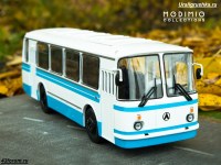 Коллекционная масштабная модель 1:43 Городской автобус ЛАЗ-695Н бело-голубой с журналом №1 (Наши Автобусы. Modimio)