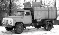 Сборная модель 1:43 Мусоровоз КО-413 (53), на шасси автомобиля 4х2 Горький-53, поздняя облицовка (AVD Models)