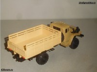Масштабная модель 1:43 Бортовой грузовик 4х4 Миасский-43206, ранний, песочный, без тента (Элекон)