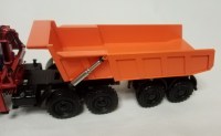 Сборная модель 1:43 Двухосный самосвальный полуприцеп модели -9516 завода "Ремдорстроймаш" для тягачей -44202, -44223 из Миасса (Клен)