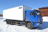 Комплект деталей для самостоятельной сборки модели автомобиля-фургона 1:43 КамАЗ-65117, рестайлинг ЕВРО 4 с изотермическим кузовом